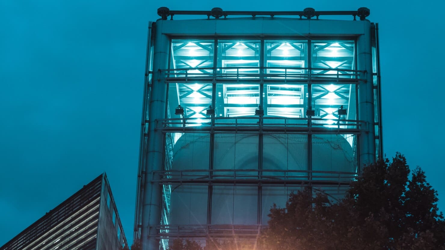 THE ROLE OF MODERN INDUSTRIAL LIGHTING CONCEPTS IN A SUSTAINABLE FUTURE